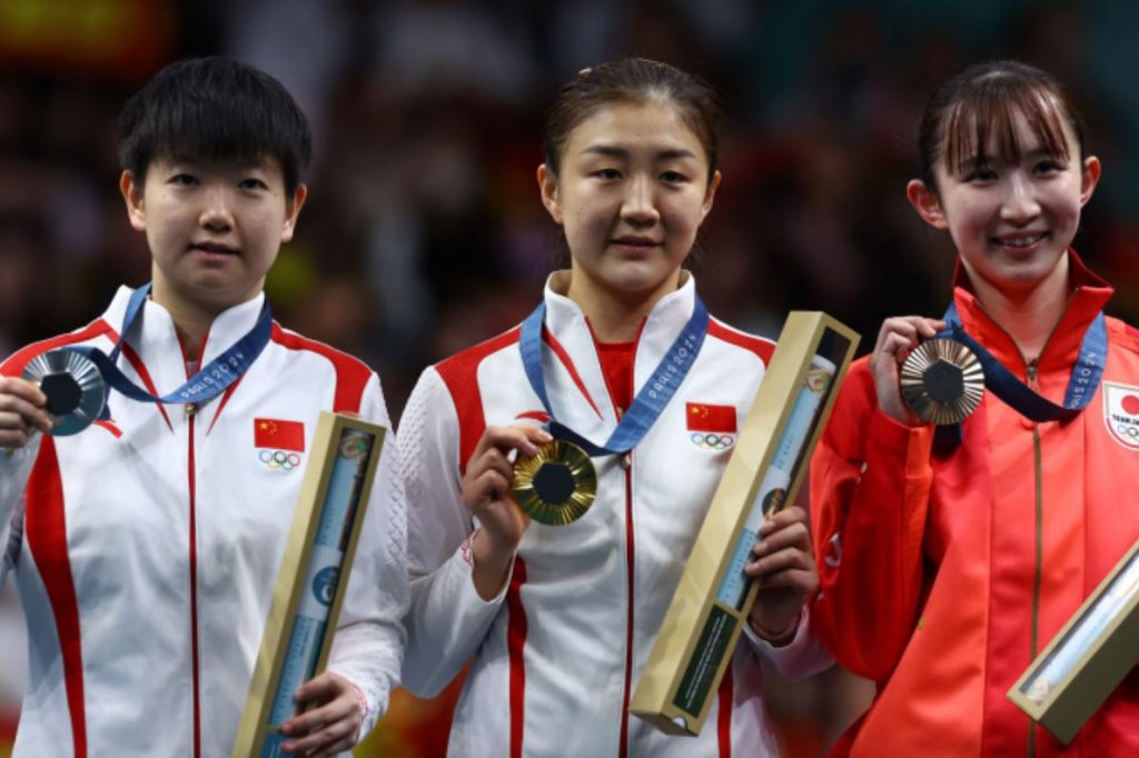 Tay vợt bóng bàn Trung Quốc Chen Meng được thưởng 6 kg vàng sau chiến thắng Olympic Paris 2024