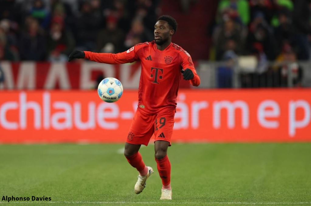 Alphonso Davies đặt bút gia hạn với Bayern