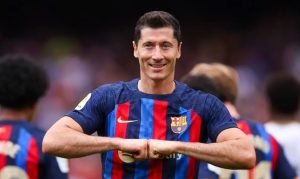 Barcelona thay đầu bếp mới vì Lewandowski