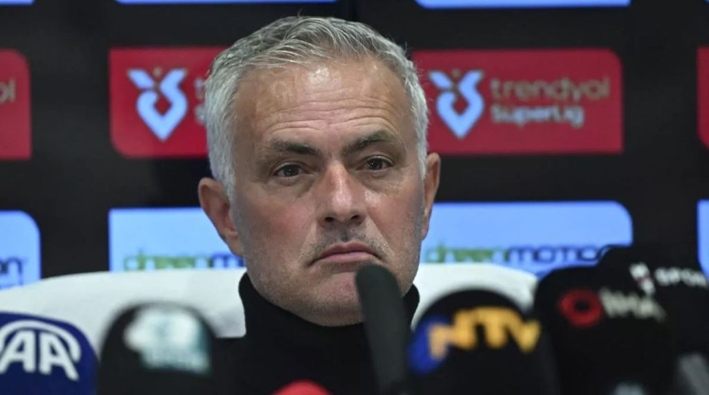 Mourinho Tôi Nên Rời Roma Sớm Hơn