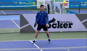 Tiến Linh, Duy Mạnh chơi pickleball trong lúc chờ đối thủ ở Chung kết